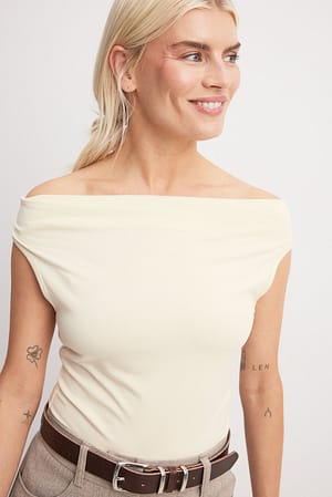 Offwhite Soft Line off-the-shoulder top