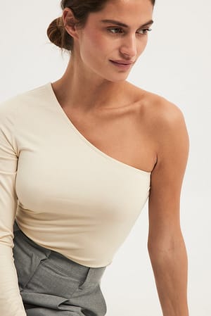 Offwhite Soft Line One Shoulder Top