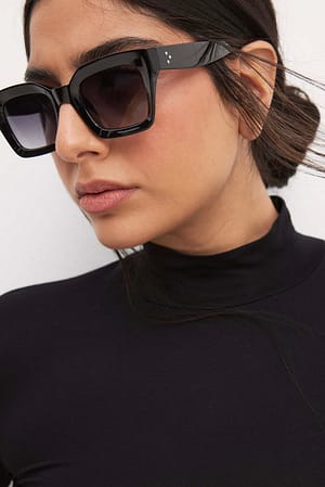 Black Recyklingowane okulary przeciwsłoneczne z kwadratową oprawką