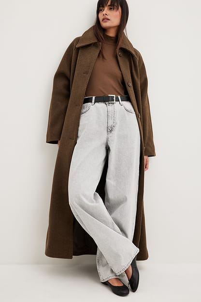 Brown Gerippter Pullover mit langen Ärmeln und Rollkragen