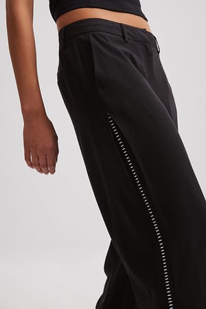 Black Spodnie z ozdobnymi szwami po bokach