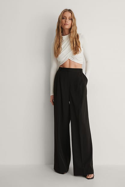 Offwhite Cropped Pleated Top