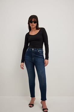 Skinny High Waist Raw Hem Jeans Outfit