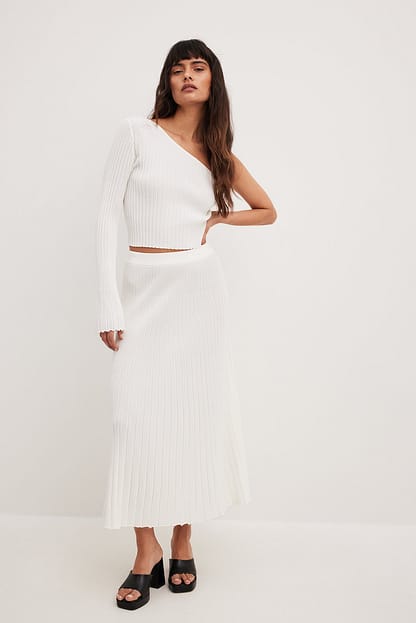 White Fine Knitted Ribbed Flowy Skirt