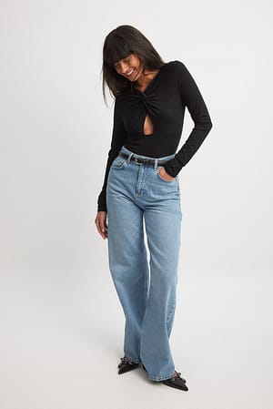Front Twist Top Outfit