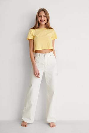 Cropped Basic Tshirt Outfit