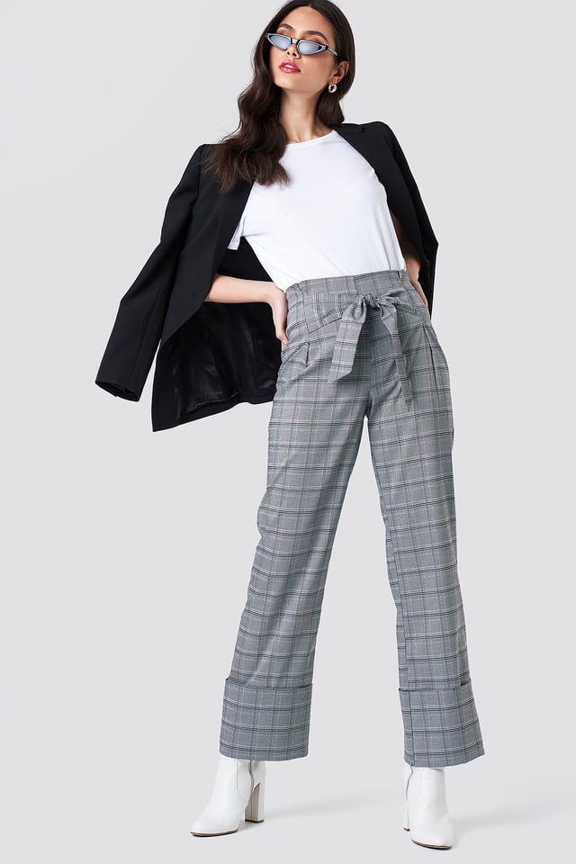 Simple Look with Checkered Front Knot Trousers