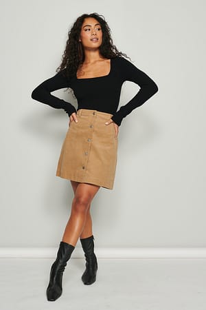 Buttoned A-Line Corduroy Mini Skirt Outfit