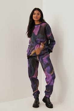 Printed Oversized LS Sweatshirt Outfit.