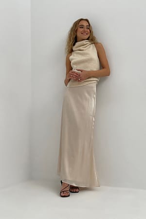 Shiny Flowy Maxi Skirt Outfit.