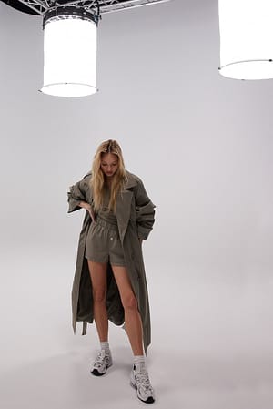 Oversized Long Trenchcoat Outfit.