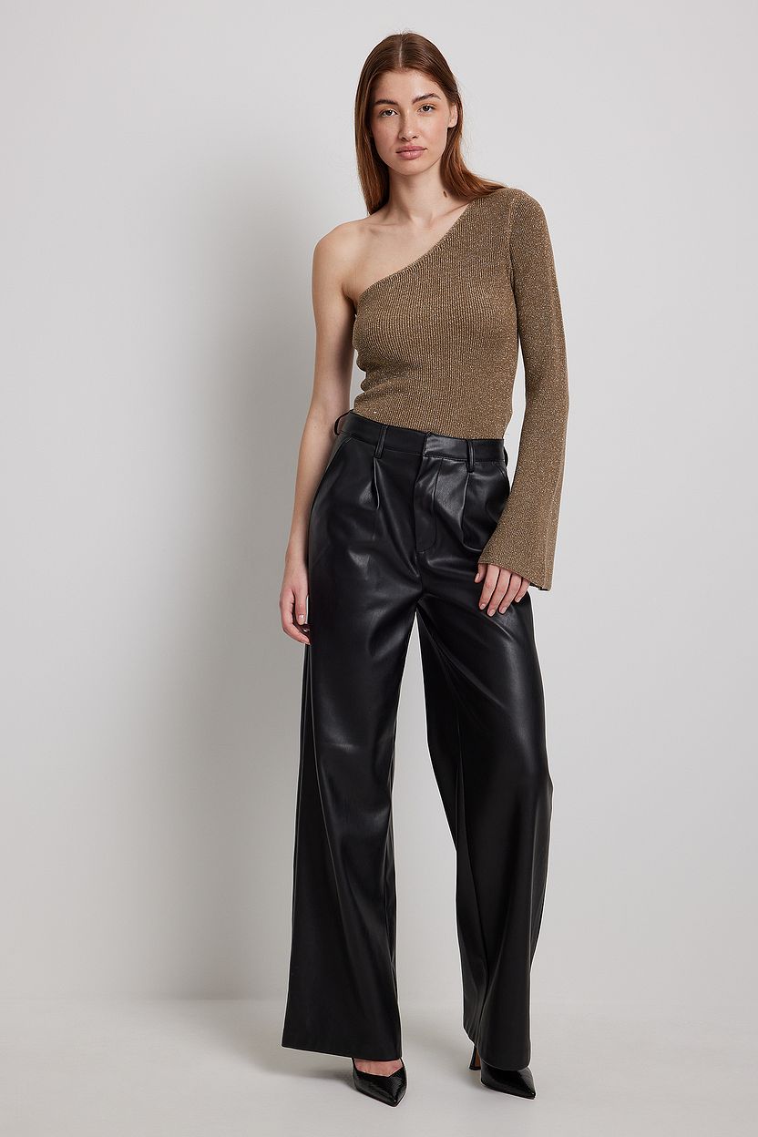 Minara Top mit Kunststoffschnalle aus Strick, schwarz main image 1