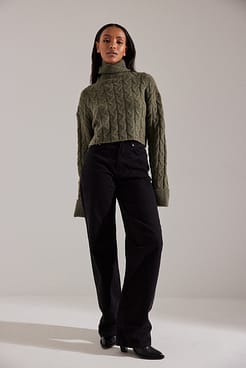 Cropped Cable Knitted Polo Sweater Outfit.