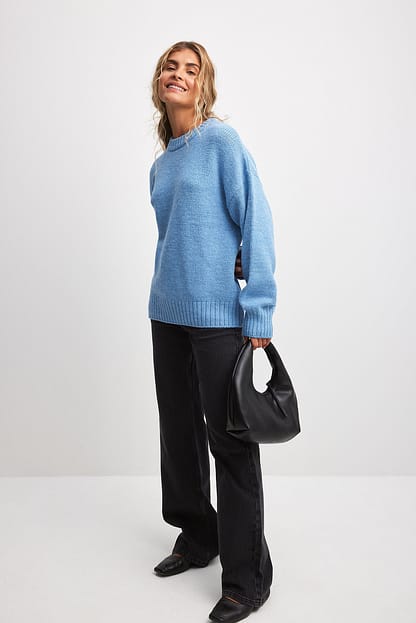 Blue Sweter z dzianiny z okrągłym dekoltem