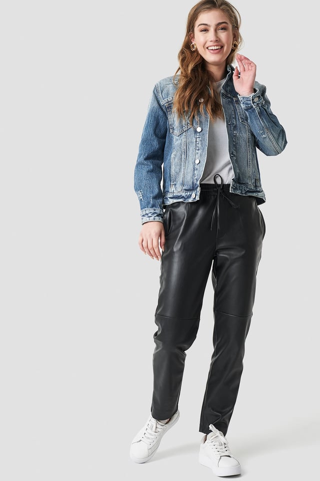 Trucker jacket outfit.