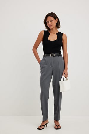 Mid Grey Pantalon de costume droit à taille haute et coupe courte