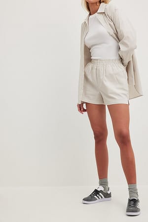 Beige/White Stripete shorts i bomull med elastisk midje