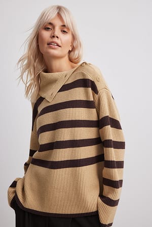 Beige/Brown Stripete strikket genser med turtleneck