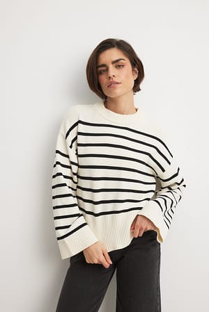 Off White With Black Stripe Oversize stickad randig tröja