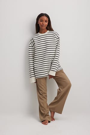 Striped Oversized Sweatshirt Outfit