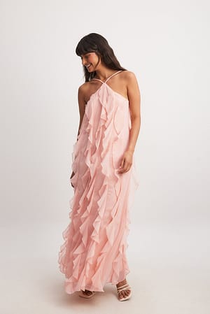 Pink Teksturowana szyfonowa sukienka maxi z falbanką