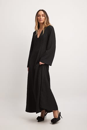 Black Structured Long Sleeve Deep Neck Maxi Dress