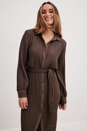 Brown Teksturowana sukienka midi o fasonie koszuli