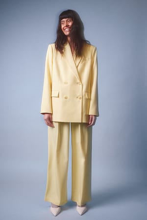 Le tailleur femme veste pantalon large Illusion lin jaune - My