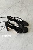 Black Sandaler med snørebånd med tragtformet hæl