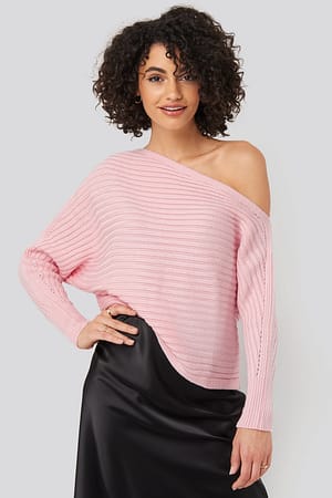 Pink Sweter Z Dzianiny Z Dekoltem W Łódeczkę