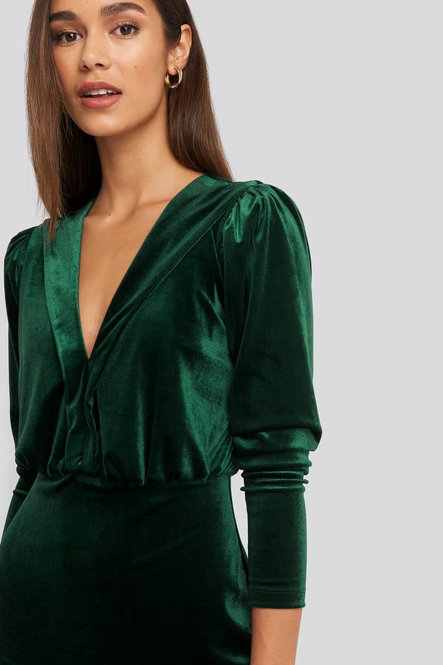 Deep Neckline Velvet Dress Green