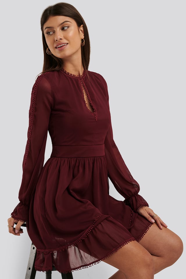 Minimekko Pitsidetaljeilla Burgundy