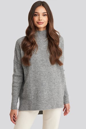 Gray Vertical Neck Knitted Sweater