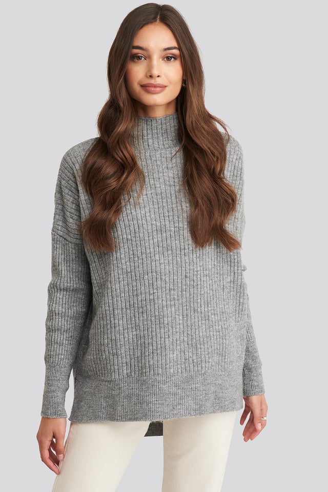 Vertical Neck Knitted Sweater Gray