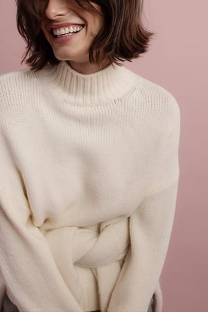 Offwhite Strikket sweater med rullekrave