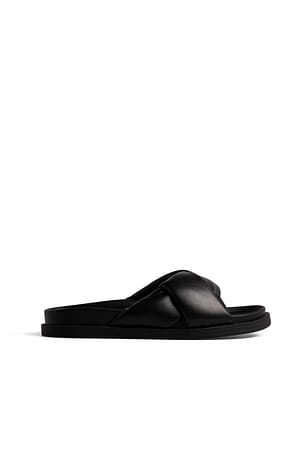 Black Twisted Puffy Slippers