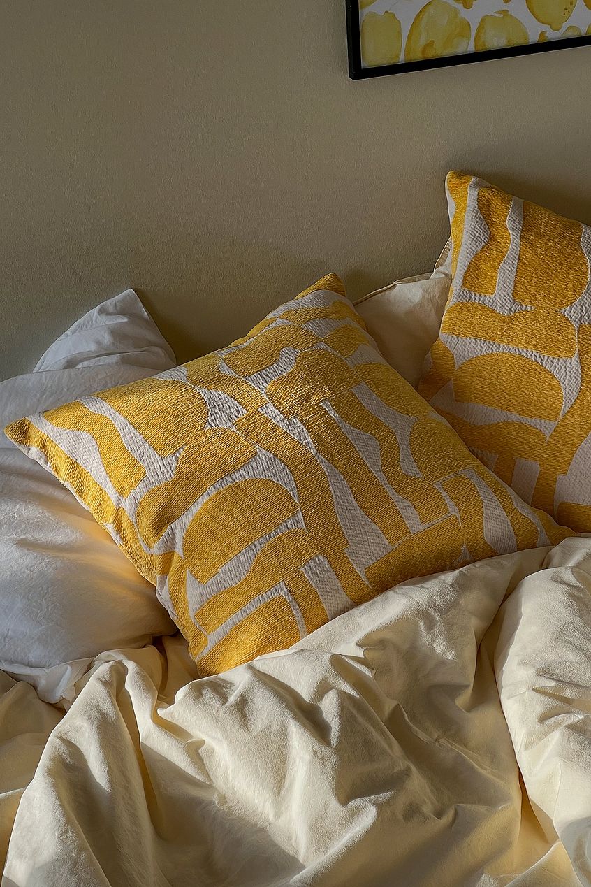 na-kd.com | Two Coloured Cushion Cover
