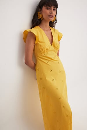 Yellow Sukienka maxi z dekoltem z angielską koronką