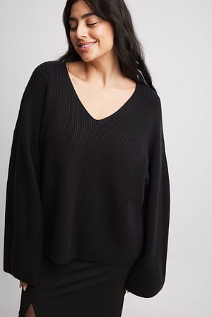 Black V-neck Knitted Sweater