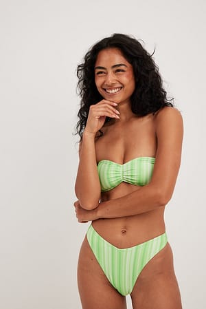 Green Stripe V-mallinen bikiniyläosa korkealla leikkauksella