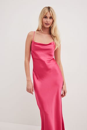 Pink Vestido maxi com decote em cascata e alças nas costas