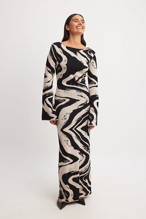 Black Swirl Print Dzianinowa sukienka maxi z szerokimi rękawami