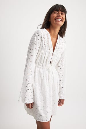 White Anglaise mini-jurk met strikdetail