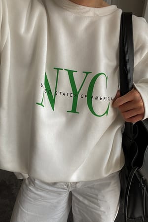 White/green Pullover mit Stadt-Aufdruck