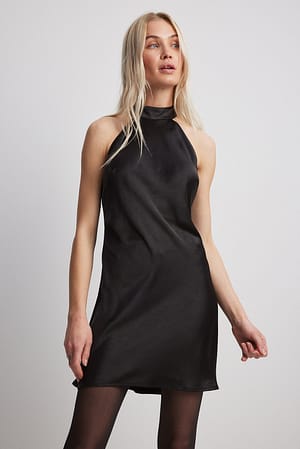 Black Mini-jurk van gehamerd satijn met strikbandjes op de rug