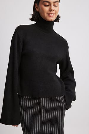 Black Gestrickter Polo-Pullover mit Ausschnitt
