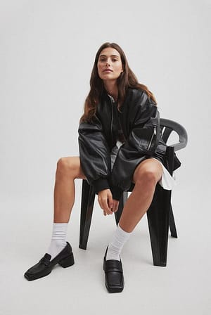 Le guide des paires de mocassin femme tendance 2024