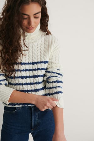 White/Navy Recycelter Pullover