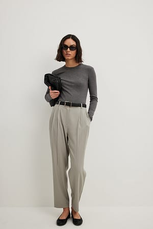 Light Grey Crop-Hose mit hoher Taille