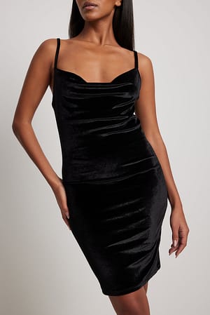 Black Fluwelen openvallende mini-jurk
